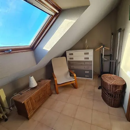 Acogedor En Urbanización Con Piscina En