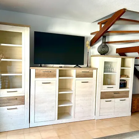 Acogedor Duplex En Urbanizacion Con Piscina En *