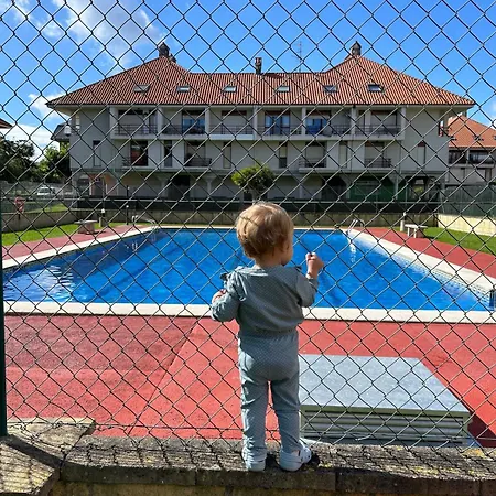 Apartamento Acogedor En Urbanización Con Piscina En *