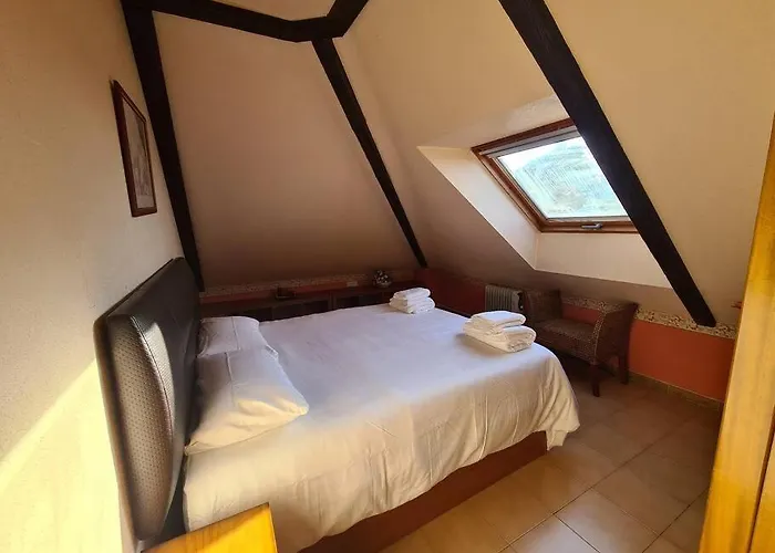 Acogedor En Urbanización Con Piscina En