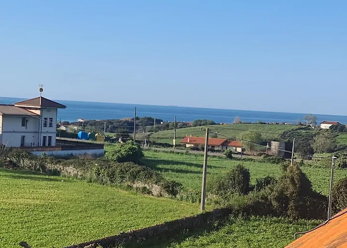 Acogedor En Urbanización Con Piscina En * Ajo