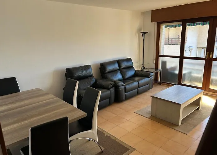 Acogedor En Urbanización Con Piscina En Apartamento *