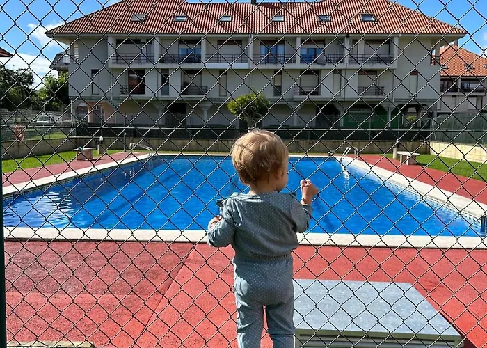 Apartamento Acogedor En Urbanización Con Piscina En *