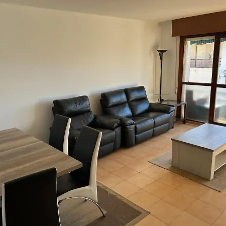 Acogedor Duplex En Urbanizacion Con Piscina En アパート *